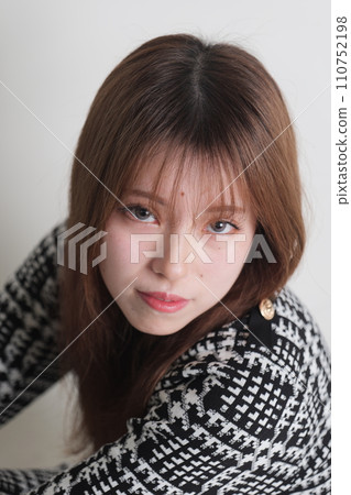 女人 年輕女子 女人 照片 110752198