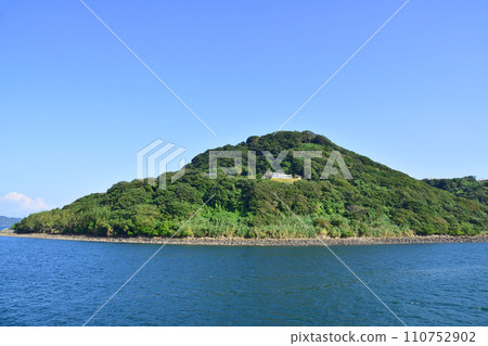 從長崎縣小值賀町小值賀港搭船前往佐世保市佐世保港 110752902