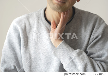 一個關心喉嚨的男人 110753850