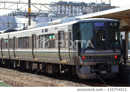 北陸本線223號新快速列車（更新車廂）在敦賀站停靠 110754012