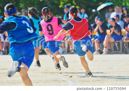 Connect the baton! 110755094