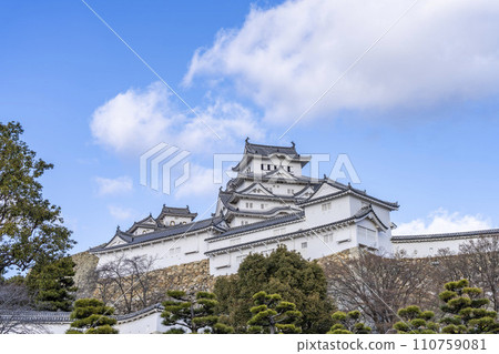國寶 兵庫縣姬路市 姬路城、石牆和大城 110759081