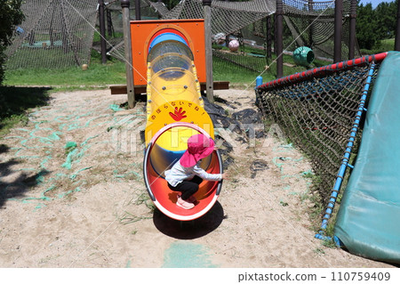 Yamaguchi Kirara Expo Memorial Park, athletic, holiday, with children Yamaguchi Kirara Expo Memorial Park, athletic, holiday, with children 110759409