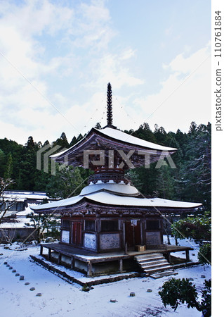 Winter scenery of Koyasan Kongo Zanmai-in Temple Winter scenery of Koyasan Kongo Zanmai-in Temple 110761884