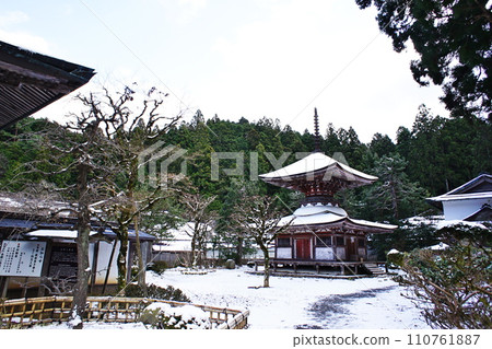Winter scenery of Koyasan Kongo Zanmai-in Temple Winter scenery of Koyasan Kongo Zanmai-in Temple 110761887