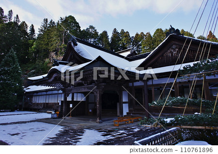 Winter scenery of Koyasan Kongo Zanmai-in Temple Winter scenery of Koyasan Kongo Zanmai-in Temple 110761896
