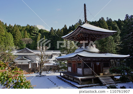 Winter scenery of Koyasan Kongo Zanmai-in Temple Winter scenery of Koyasan Kongo Zanmai-in Temple 110761907