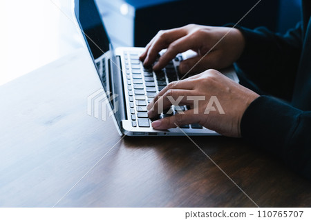 In the hands of a spy who steals company information In the hands of a spy who steals company information 110765707