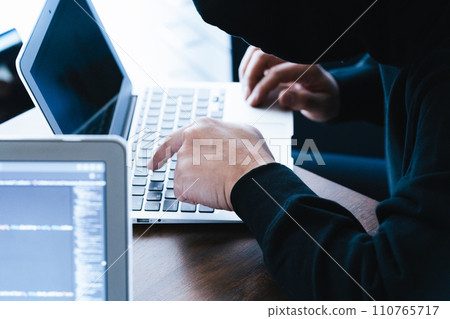 落入竊取公司資訊的間諜手中 110765717