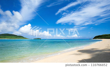 Image of the sea in Okinawa with a blue sky 110766852