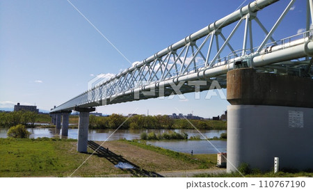 橫跨江戶川的城市燃氣鐵路橋 110767190