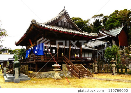 Kameoka Shrine, Hirado City, Nagasaki Prefecture 110769090