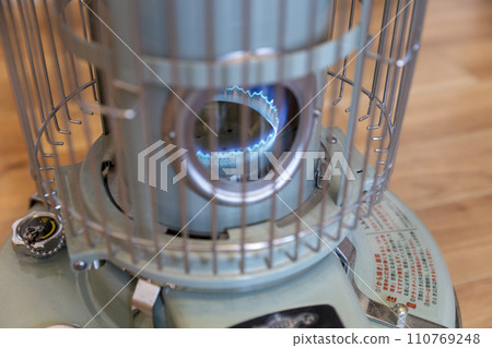 blue flame of stove 110769248