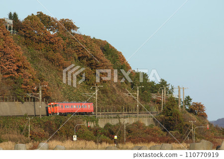 Hokkaido Southern Isaribi Railway Kiha 40 local train JNR metropolitan area color Tarako color 110770919