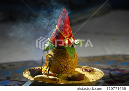 Prayer at Traditional Hindu wedding ceremony 110771666