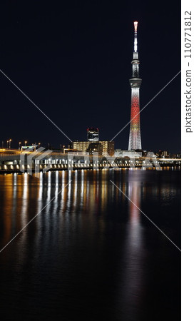 東京晴空塔與隅田川燈光秀、首都高速6號向島線 110771812
