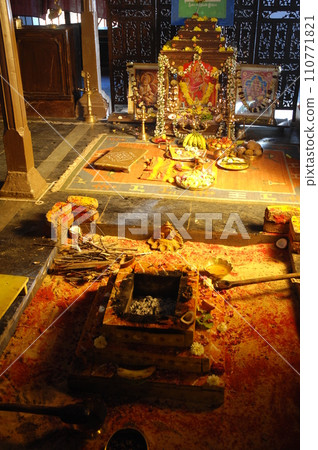 Prayer at Traditional Hindu wedding ceremony 110771821