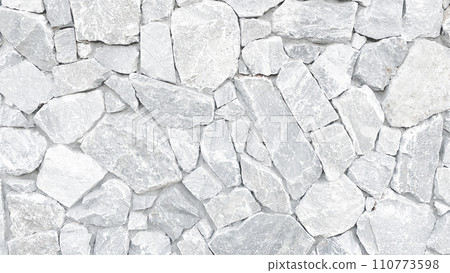 淺白灰色不規則形狀磚石表面的水平背景影像 淺白灰色不規則形狀磚石表面的水平背景影像 110773598