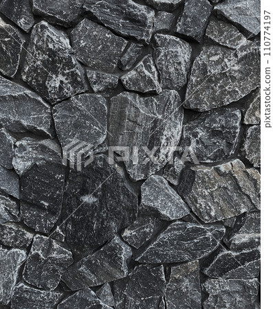 深灰色不規則形狀磚石表面的背景影像 110774197