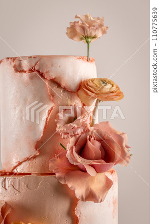 Close up of beautiful wedding cake 110775639