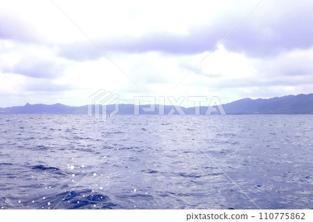Blue sea visible from Kabira Bay on Ishigaki Island, Okinawa Prefecture Blue sea visible from Kabira Bay on Ishigaki Island, Okinawa Prefecture 110775862