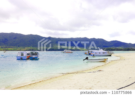 從沖繩縣石垣島川平灣看到的風景 從沖繩縣石垣島川平灣看到的風景 110775866