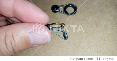Broken guide (fishing rod parts) Broken guide (fishing rod parts) 110777790