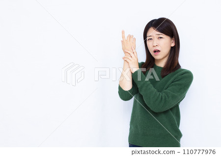 40多歲女性手部粗糙 110777976