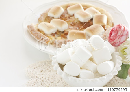 marshmallow and marshmallow pizza 110779395