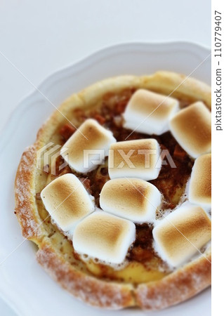 Marshmallow pizza Marshmallow pizza 110779407