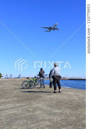 客機飛過頭頂 客機飛過頭頂 110779953