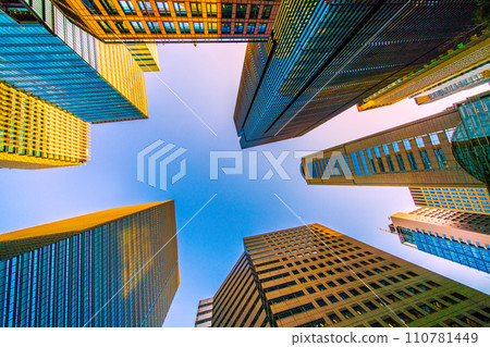 日本東京城市景觀大手町的摩天大樓。大手町廣場、Urbannet大手町大樓等 = 2020年1月17日 日本東京城市景觀大手町的摩天大樓。大手町廣場、Urbannet大手町大樓等 = 2020年1月17日 110781449