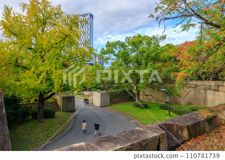 Osaka Castle in autumn Kyobashi Exit Gate from the top of the Masugata stone wall November 11, 2023 Osaka Castle in autumn Kyobashi Exit Gate from the top of the Masugata stone wall November 11, 2023 110781739