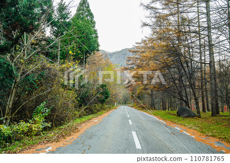 通往須栗溪谷的道路 通往須栗溪谷的道路 110781765