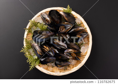 Mussels from Miyagi Prefecture 110782675
