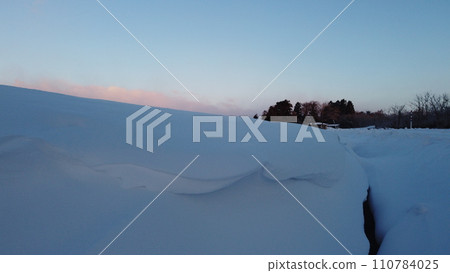 冰雪覆蓋的水道 冰雪覆蓋的水道 110784025