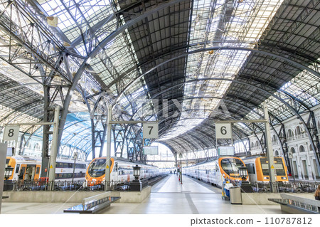 Station. Trains. France Station. Railway station located in the Spanish city of Barcelona. BARCELONA, SPAIN - JANUARY. 21, 2024. Station. Trains. France Station. Railway station located in the Spanish city of Barcelona. BARCELONA, SPAIN - JANUARY. 21, 2024. 110787812