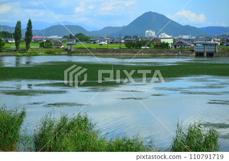 滋賀縣津田惠內湖和三上山（近江富士） 110791719