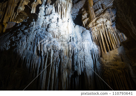 Grotte des Demoiselles 110793641