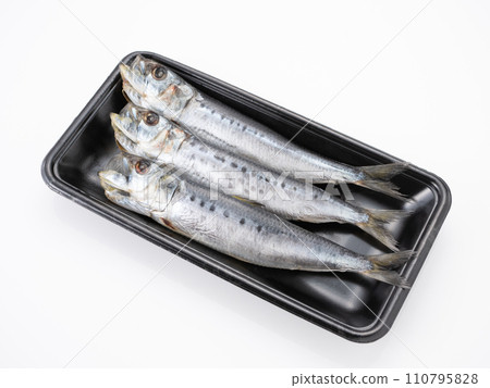 整條沙丁魚乾 110795828