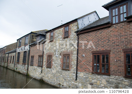 dorchester canal 110796428