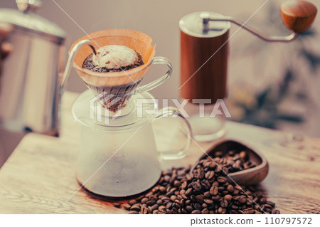 咖啡 咖啡手沖 HARIO V60 萃取茶 木紋古董 咖啡 咖啡手沖 HARIO V60 萃取茶 木紋古董 110797572
