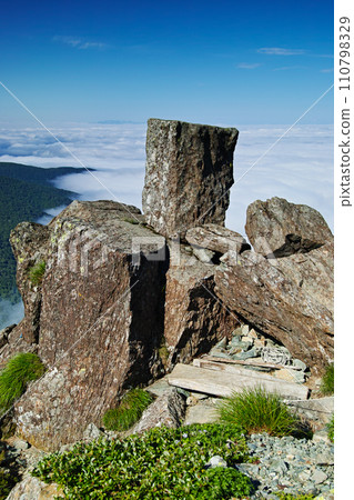 早根山，五合目的著名景點，五官倉 110798329