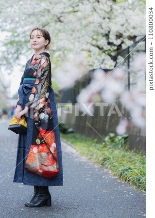 一個女人在hakama 一個女人在hakama 110800034