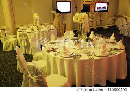 Beautiful table set for wedding Beautiful table set for wedding 110800790