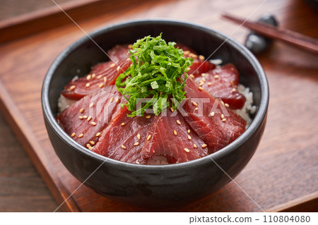 Bluefin tuna pickled rice bowl Bluefin tuna pickled rice bowl 110804080