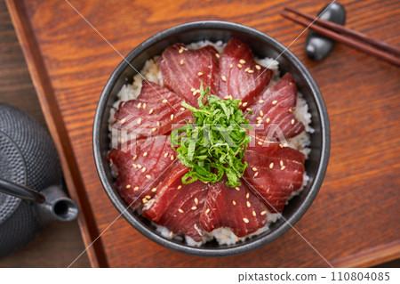 藍鰭鮪魚酸菜蓋飯 110804085