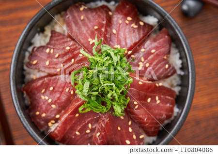 Bluefin tuna pickled rice bowl 110804086
