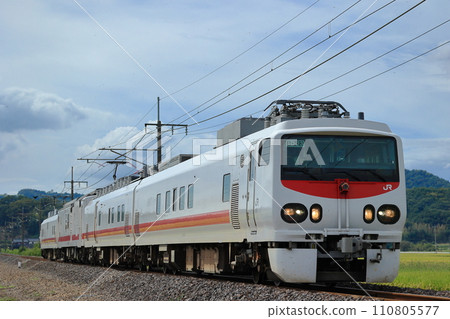 A rare 4-car train that incorporates Maya 50 into Easti E491, which detects the Ryomo line. A rare 4-car train that incorporates Maya 50 into Easti E491, which detects the Ryomo line. 110805577