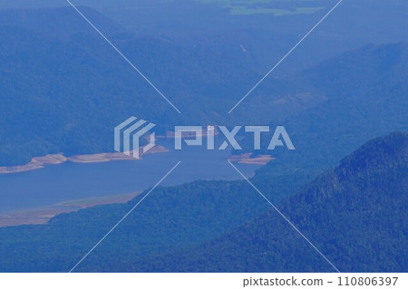 從尼佩索圖山頂眺望糠平湖 從尼佩索圖山頂眺望糠平湖 110806397